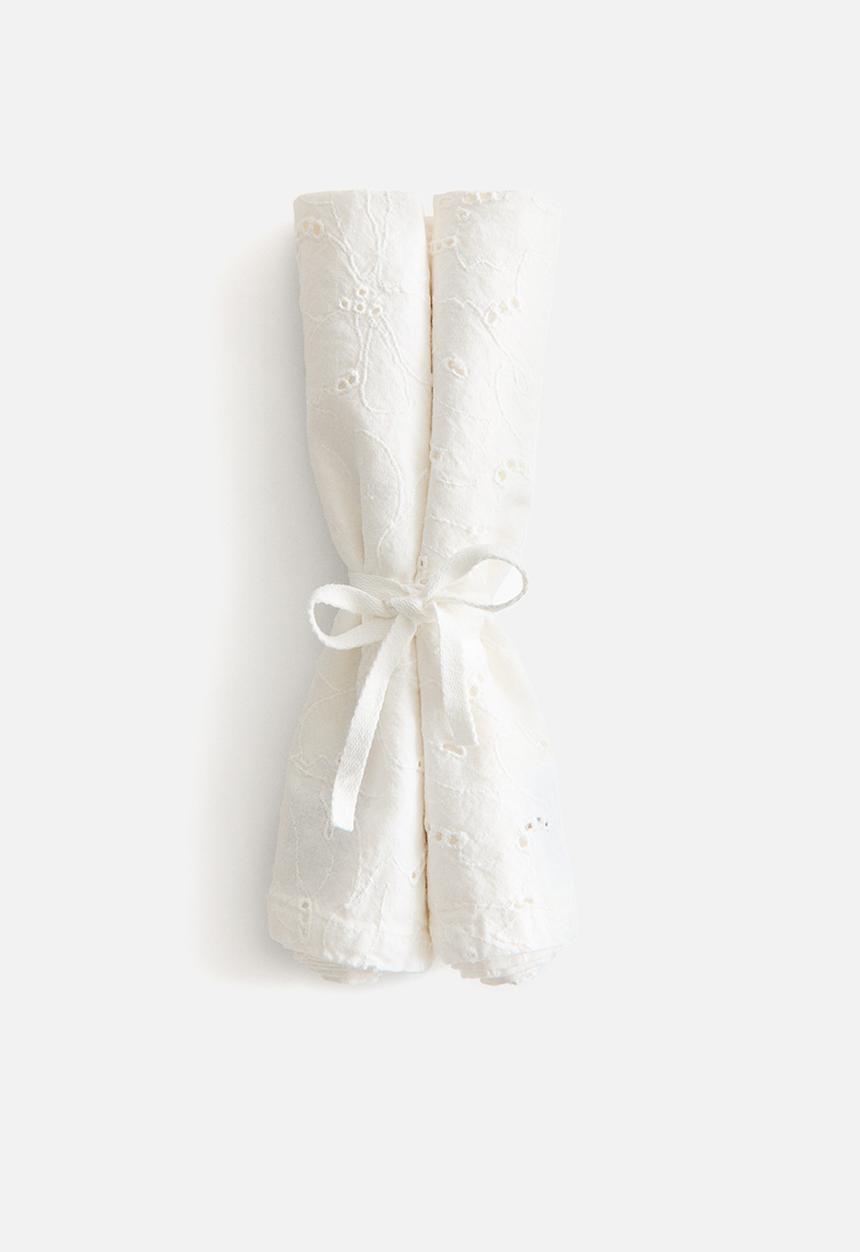 H&M - 2 Pack broderie anglaise napkins - white