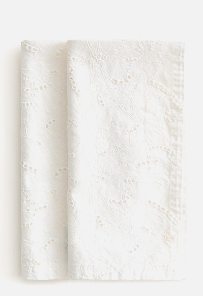 H&M - 2 Pack broderie anglaise napkins - white