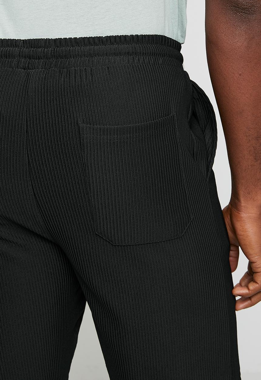 Brave Soul - SHORTS WITH SIDE ENTRY POCKETS - JET BLACK