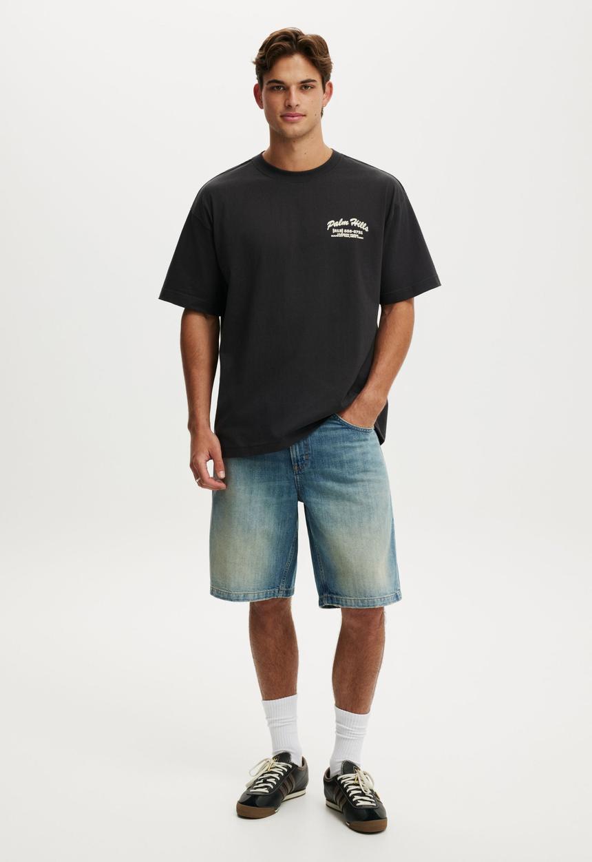 Cotton On - Box Fit Graphic T-Shirt  - Washed Black / Palm Hills