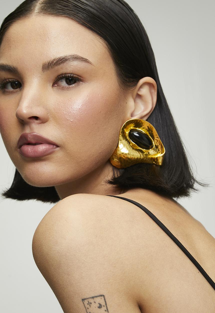 Tessa Design - Veda Abstract Hammered Metal With Gemstone Earrings-Gold