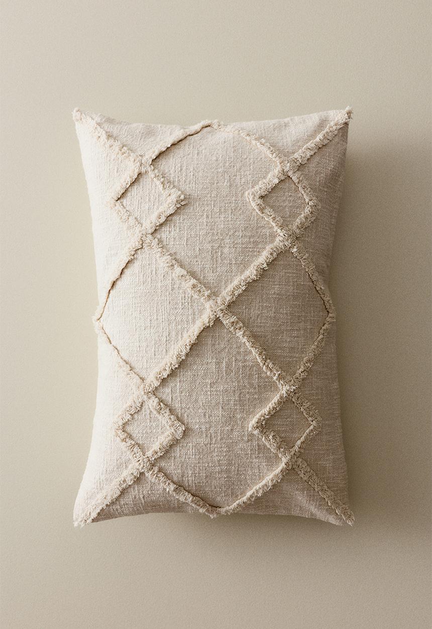 H&M - Tufted cotton cushion cover - light beige