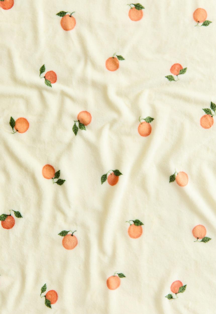 H&M - Patterned fleece blanket - light yellow/oranges