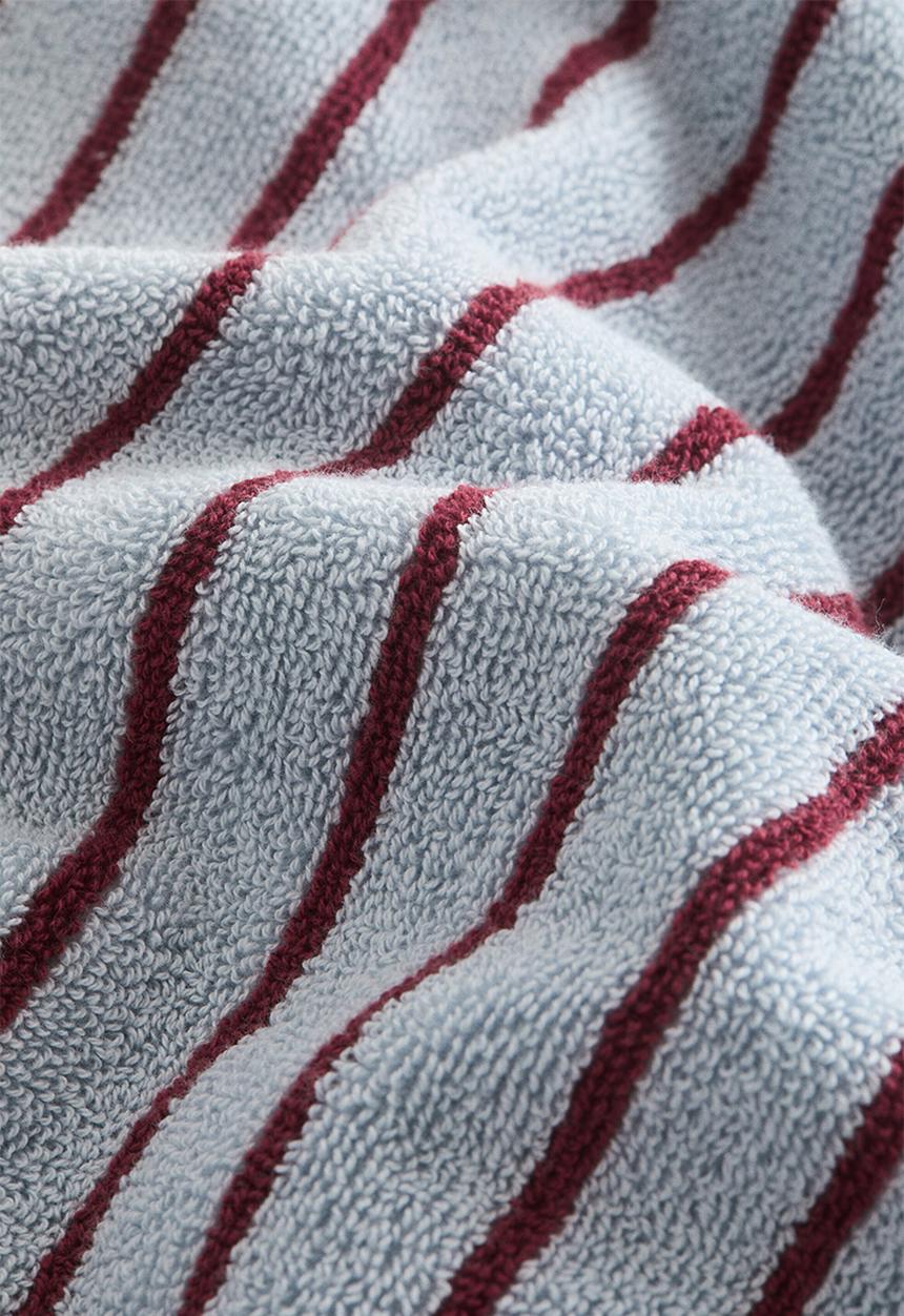 H&M - Striped bath towel  - light blue/dark red striped
