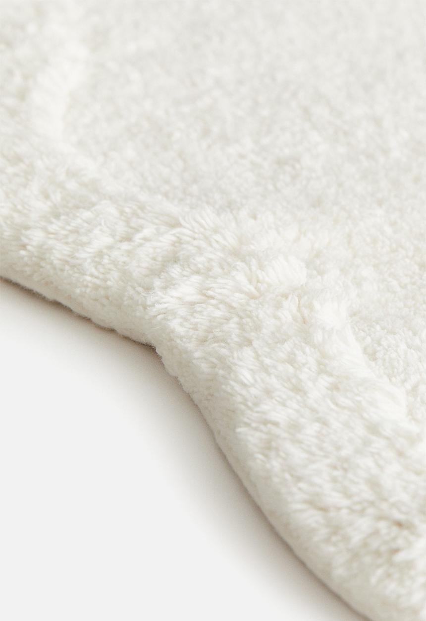 H&M - Tufted cotton bath mat - white