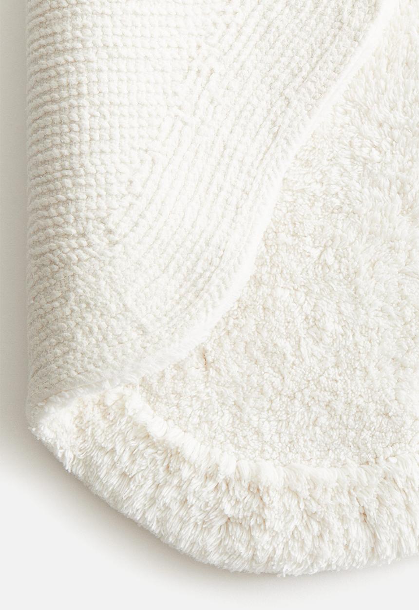 H&M - Tufted cotton bath mat - white