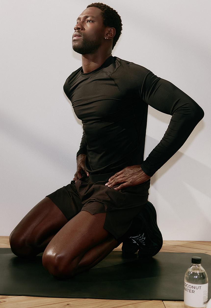 H&M - Mid-length sports shorts with drymove - dark brown