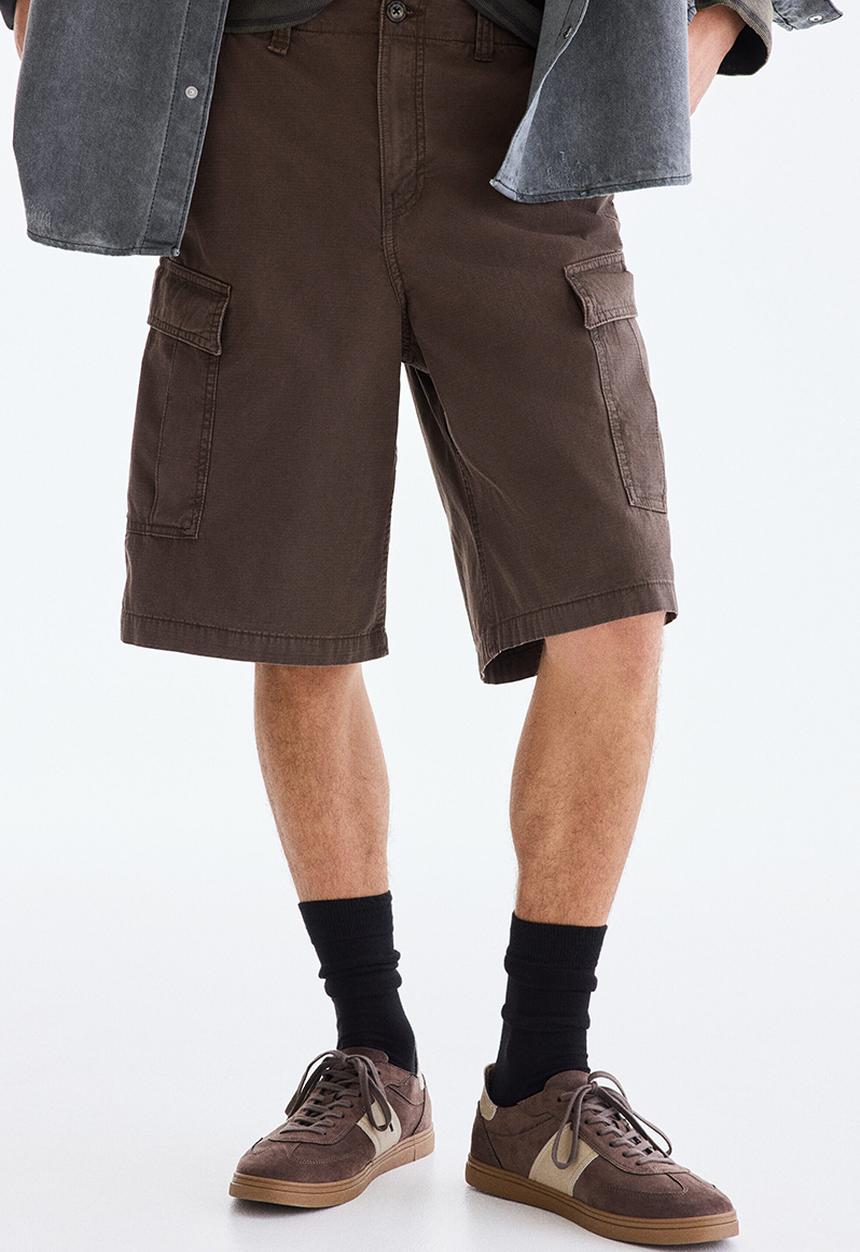 H&M - Loose fit cotton cargo shorts - brown