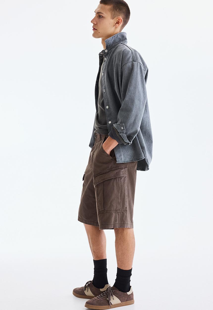 H&M - Loose fit cotton cargo shorts - brown