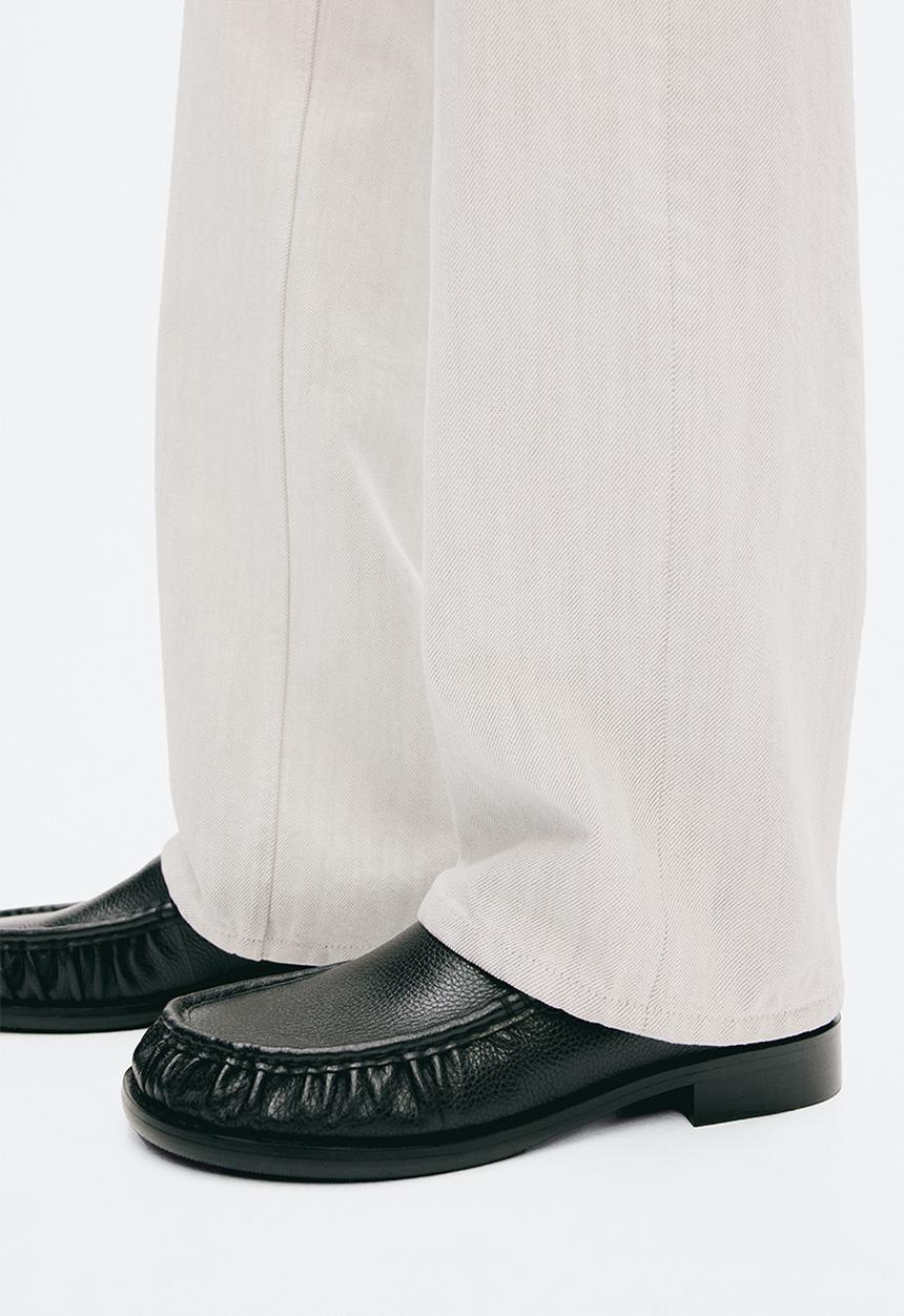 H&M - H&M Atelier: Leather loafers - black