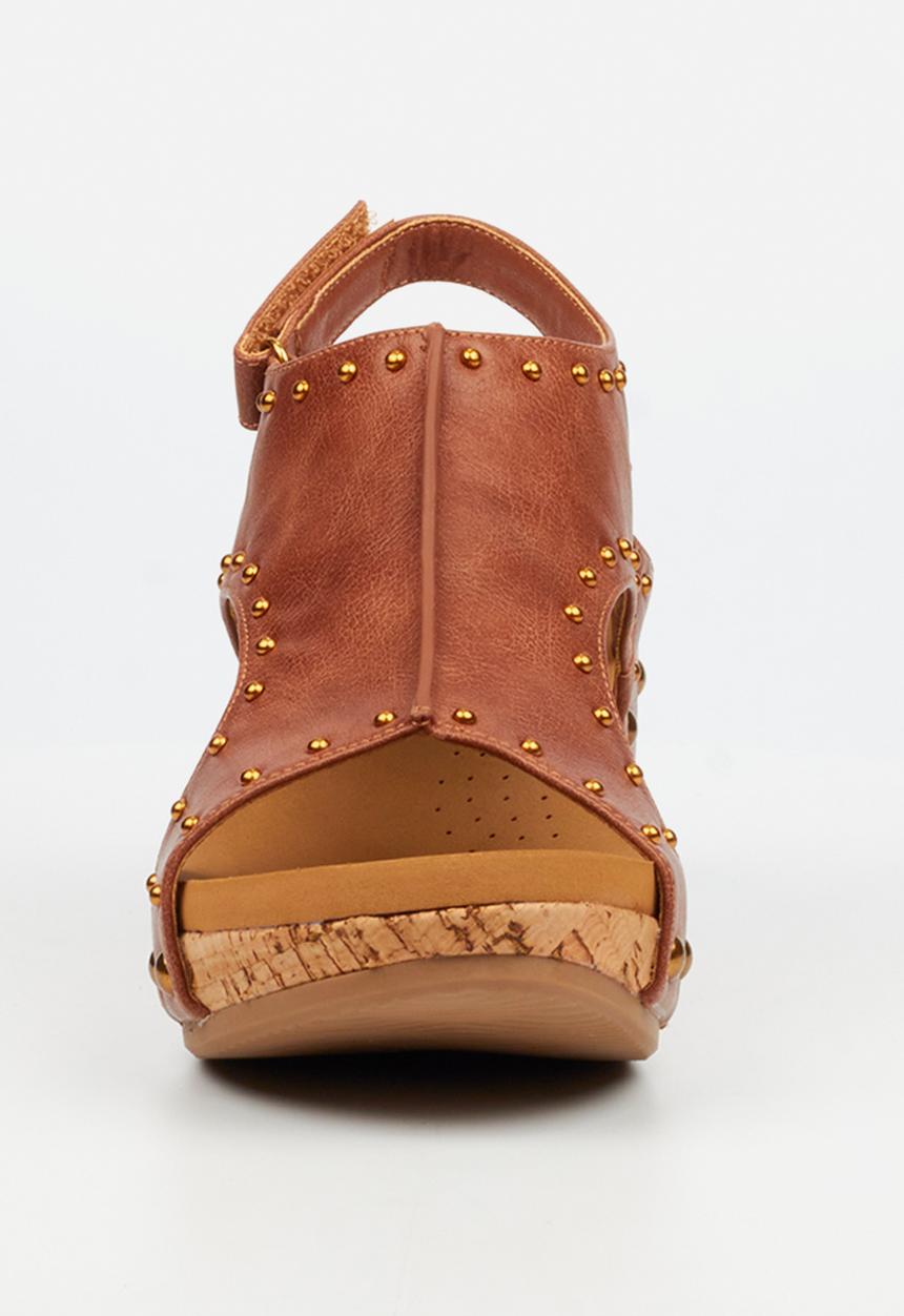 Butterfly Feet - Dido 8 studded slingback sandal - tan