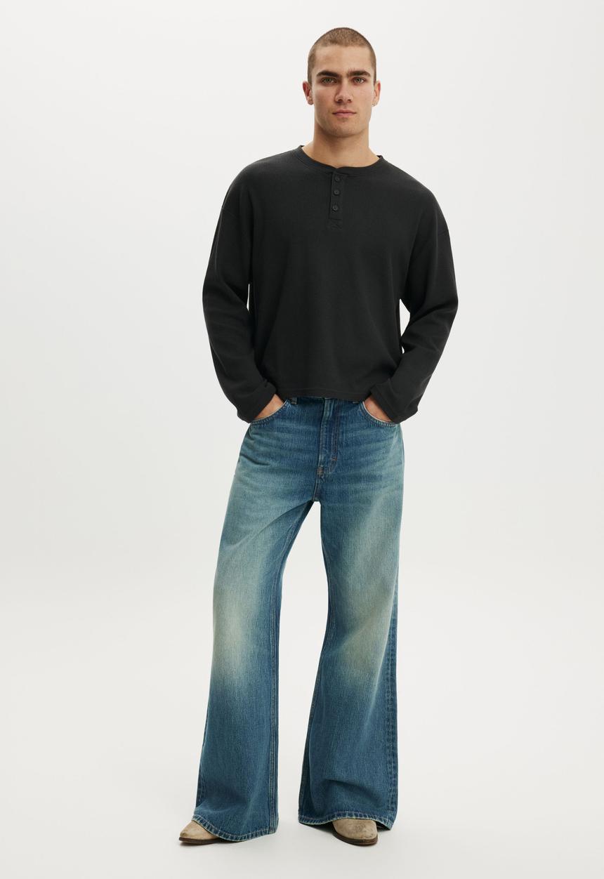 Cotton On - Baggy Bootcut Jean - Automatic Washed Blue