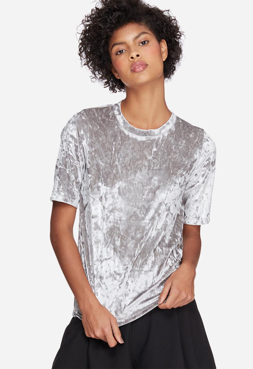dailyfriday - Crushed velvet step back tee