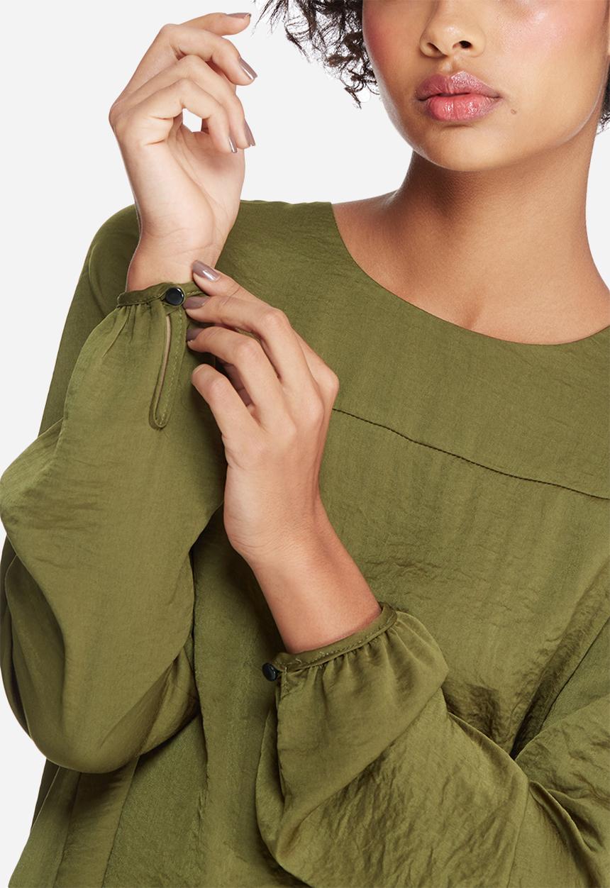 dailyfriday - Pleat back blouse