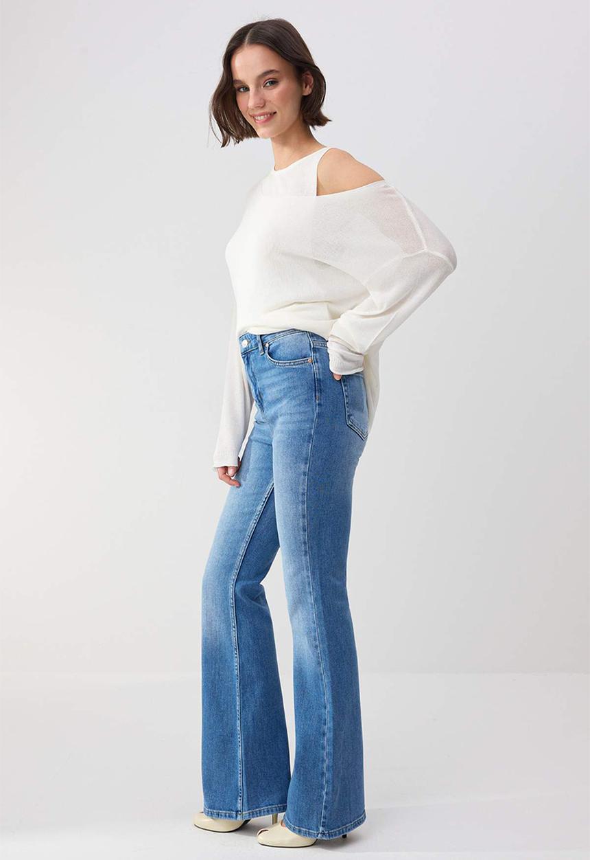 Trendyol - Wardrobe Essentials High-Waist Stretch Flare Jeans - Blue