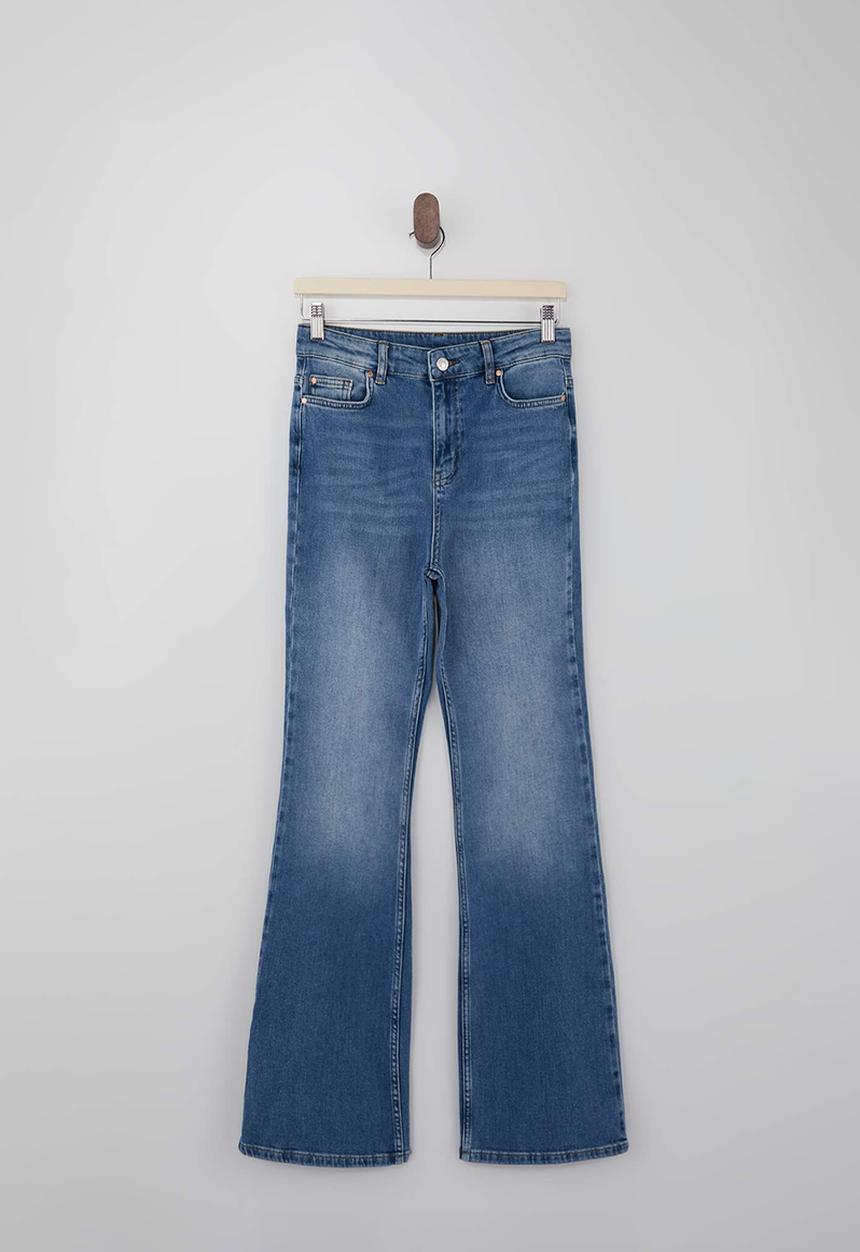 Trendyol - Wardrobe Essentials High-Waist Stretch Flare Jeans - Blue
