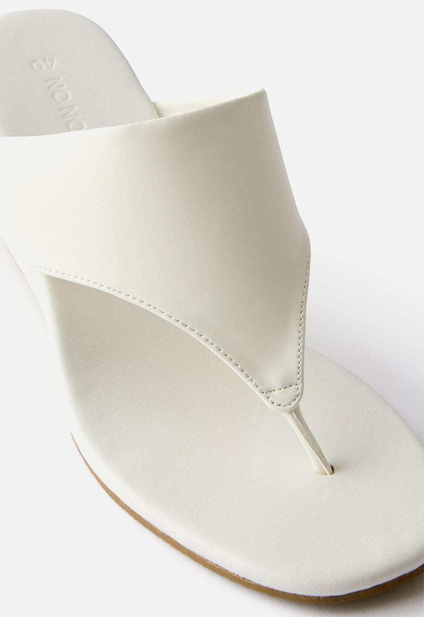 Cotton On - Bobbie flip flop wedge - white smooth