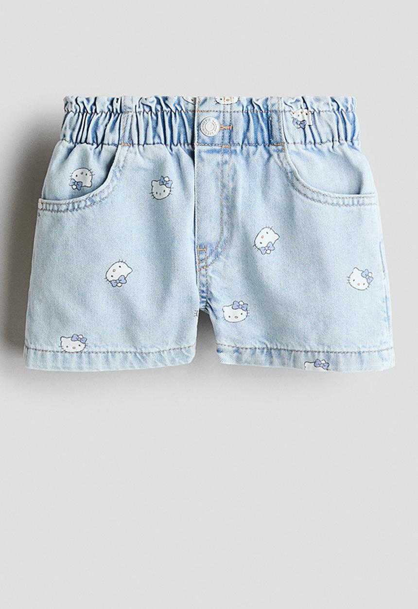 H&M - Loose fit denim shorts - pale denim blue/hello kitty