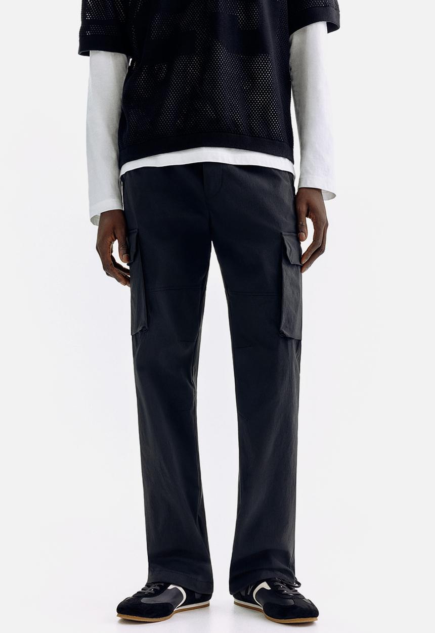 H&M - Regular fit nylon cargo trousers - black