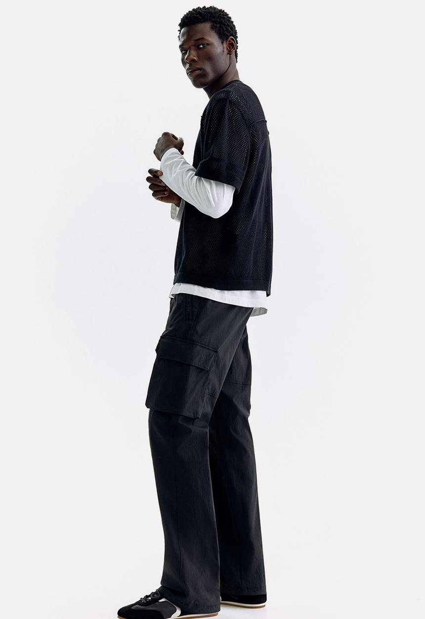 H&M - Regular fit nylon cargo trousers - black