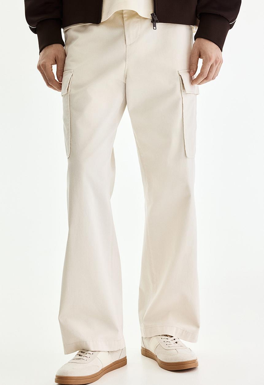 H&M - Relaxed fit cotton cargo trousers - cream