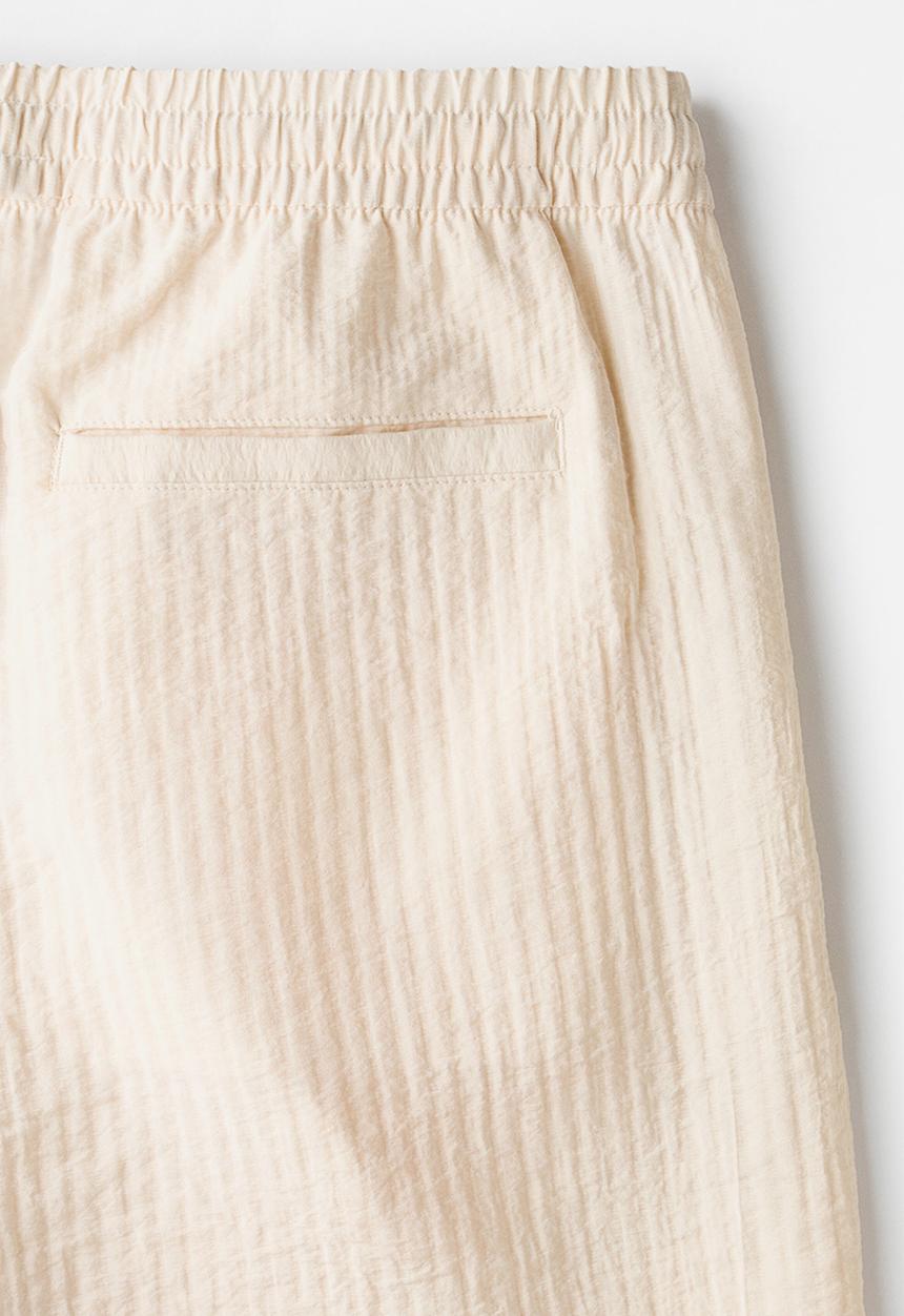 H&M - Relaxed fit textured shorts - white