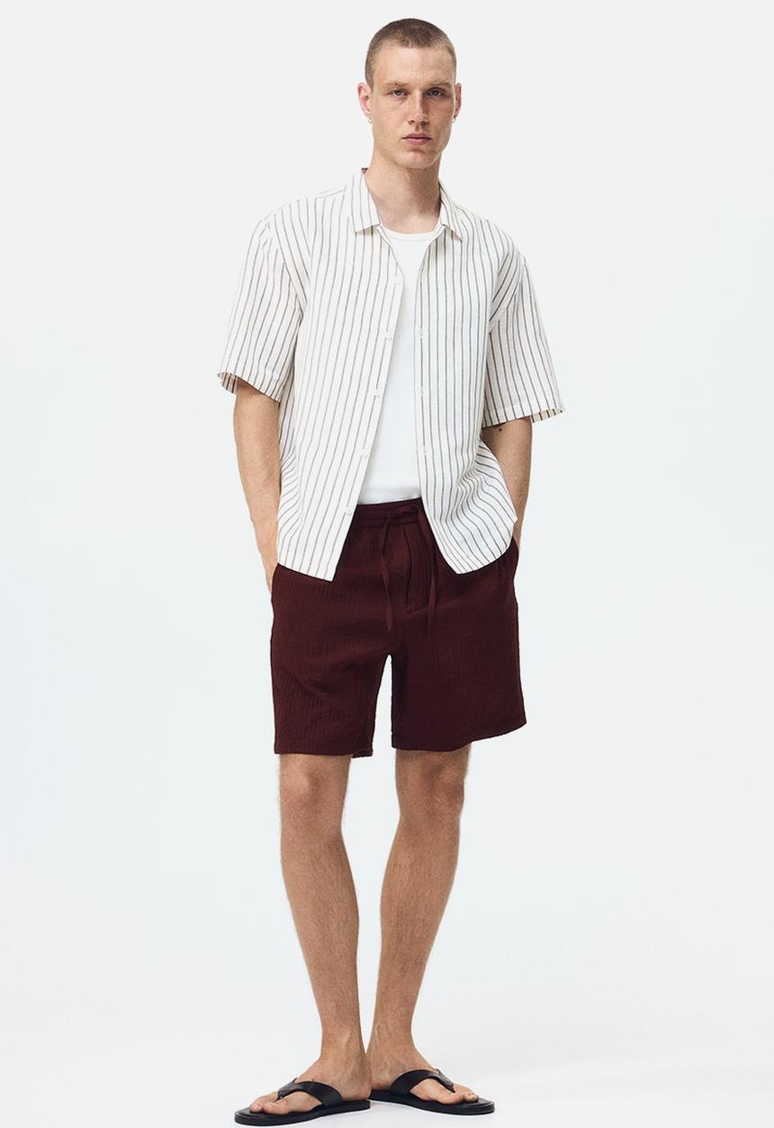 H&M - Relaxed fit textured shorts - burgundy