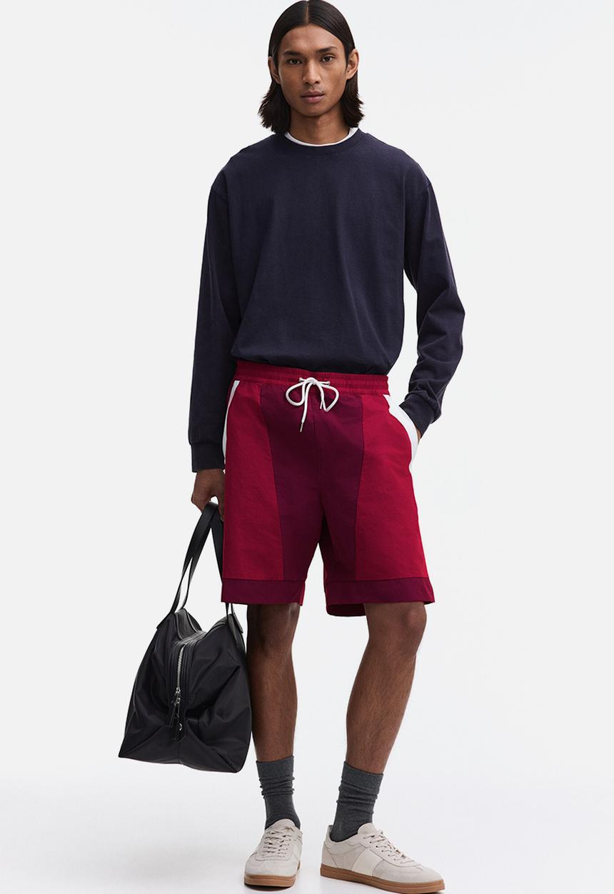 H&M - Loose fit track shorts - burgundy/colour block