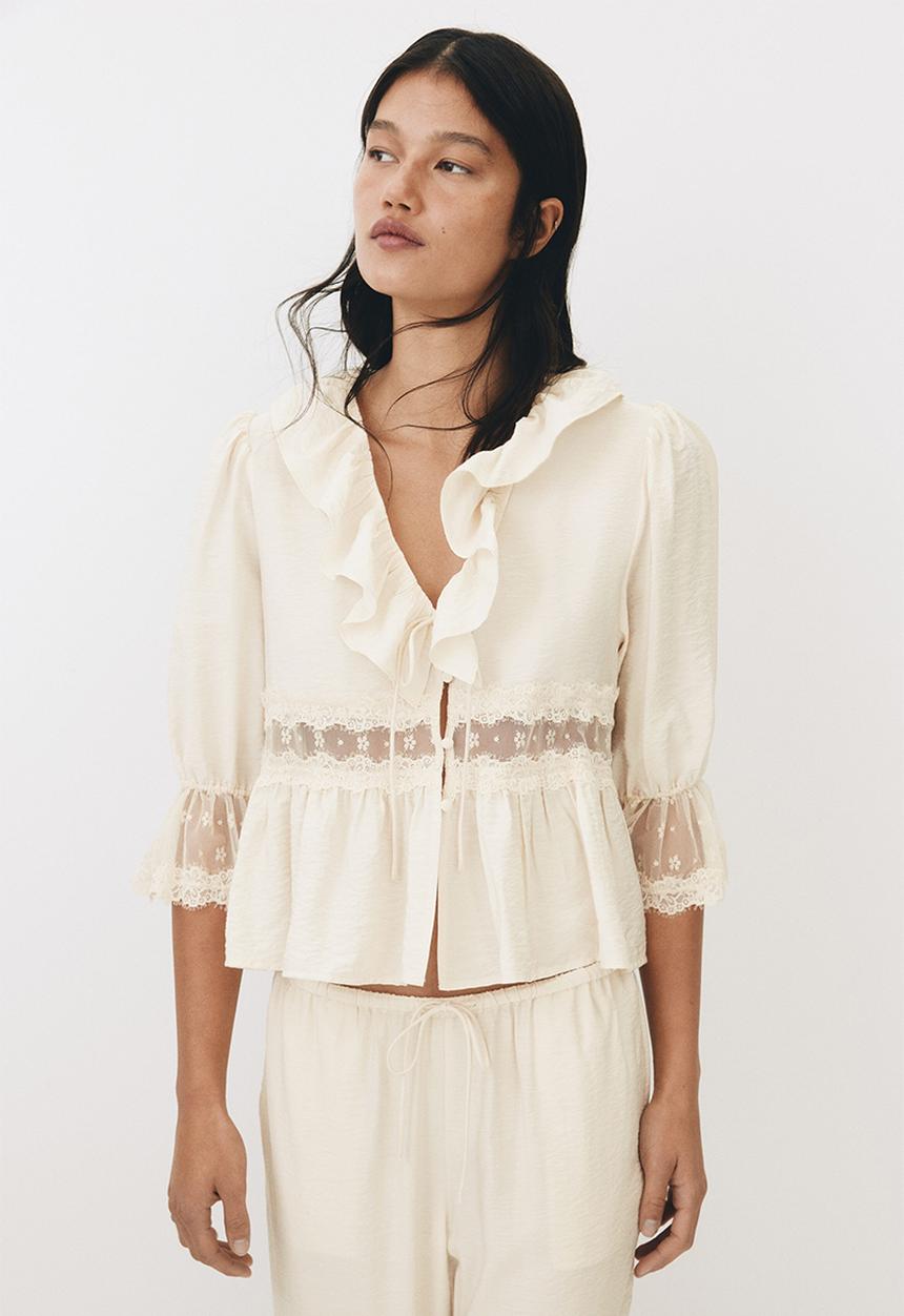 H&M - Lace-detail blouse - light beige