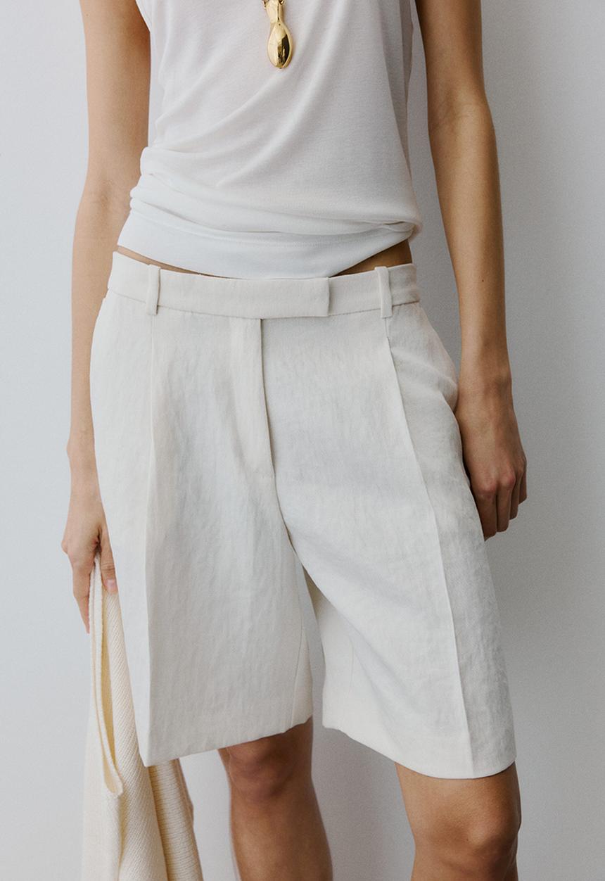 H&M - Bermuda shorts - cream
