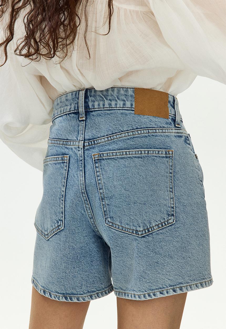 H&M - Denim shorts - light denim blue
