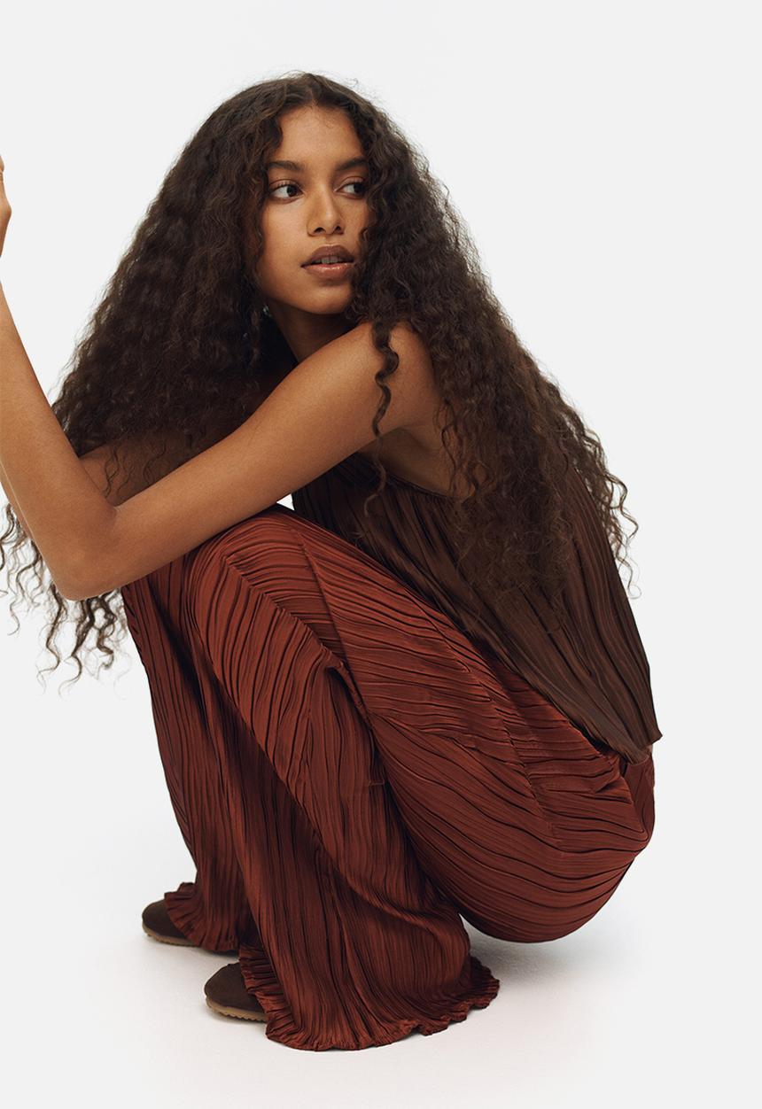 H&M - Crinkled trousers - dark red