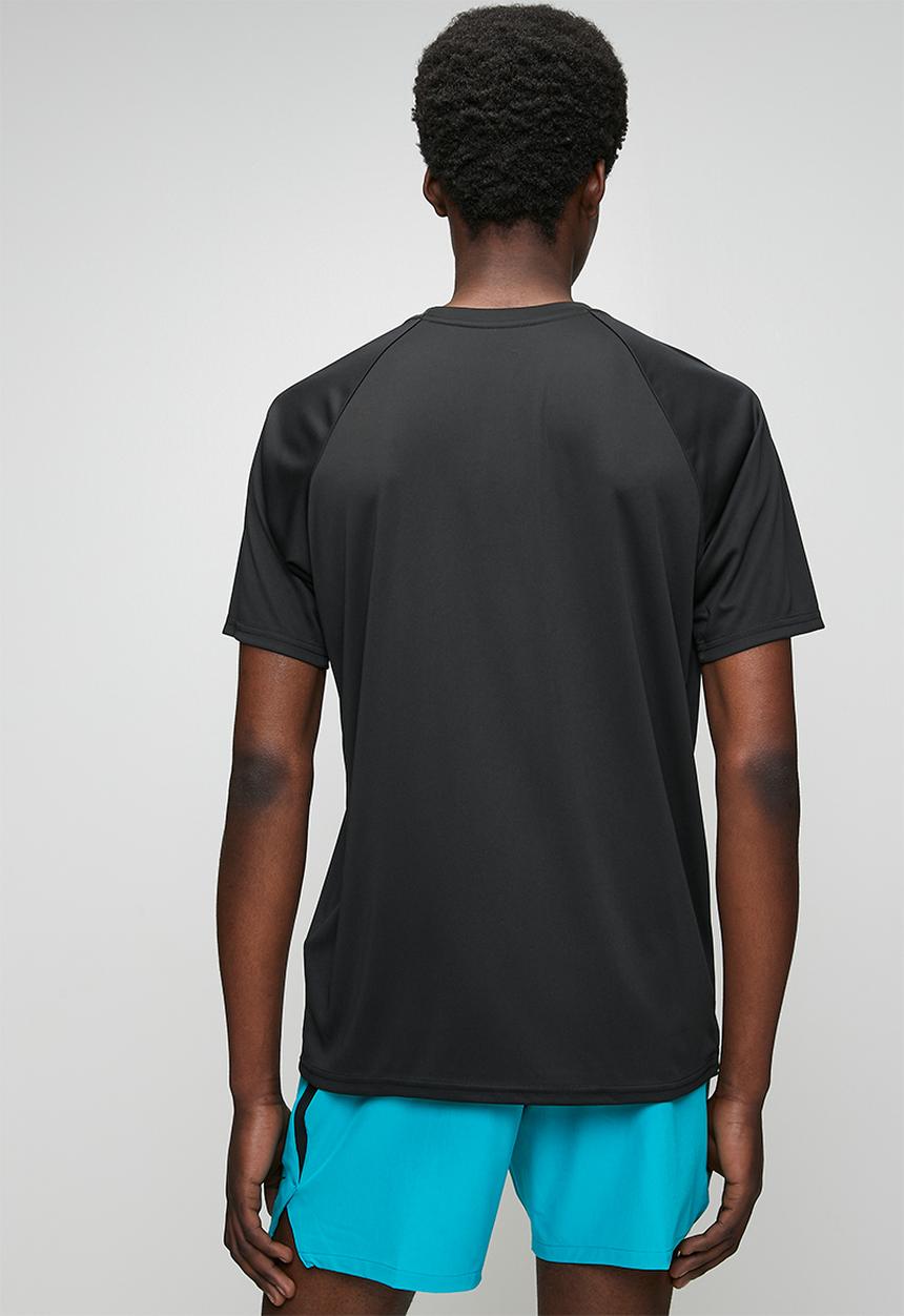 Nike - Hydroguard Essential  Dri-FIT UV Short-Sleeve Top - Black