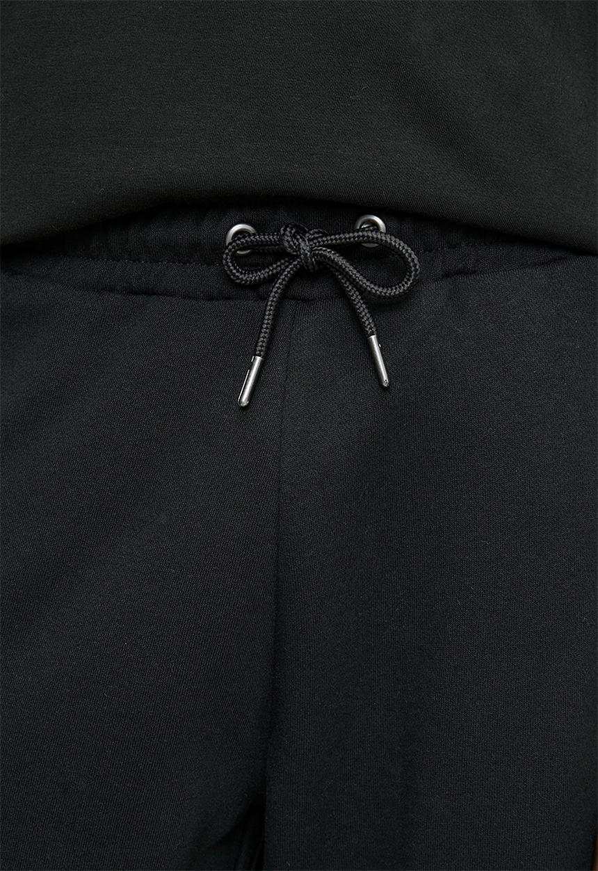 The North Face - M ESSENTIAL SD RLX OPEN HEM SWEATPANT - TNF BLACK