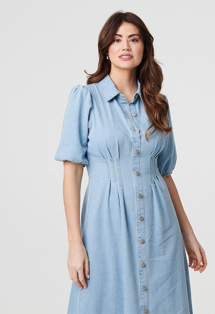 Izabel London - Half Sleeve With Thin Elastic Cuff Scoop Hem Maxi Denim Dress - Light Wash