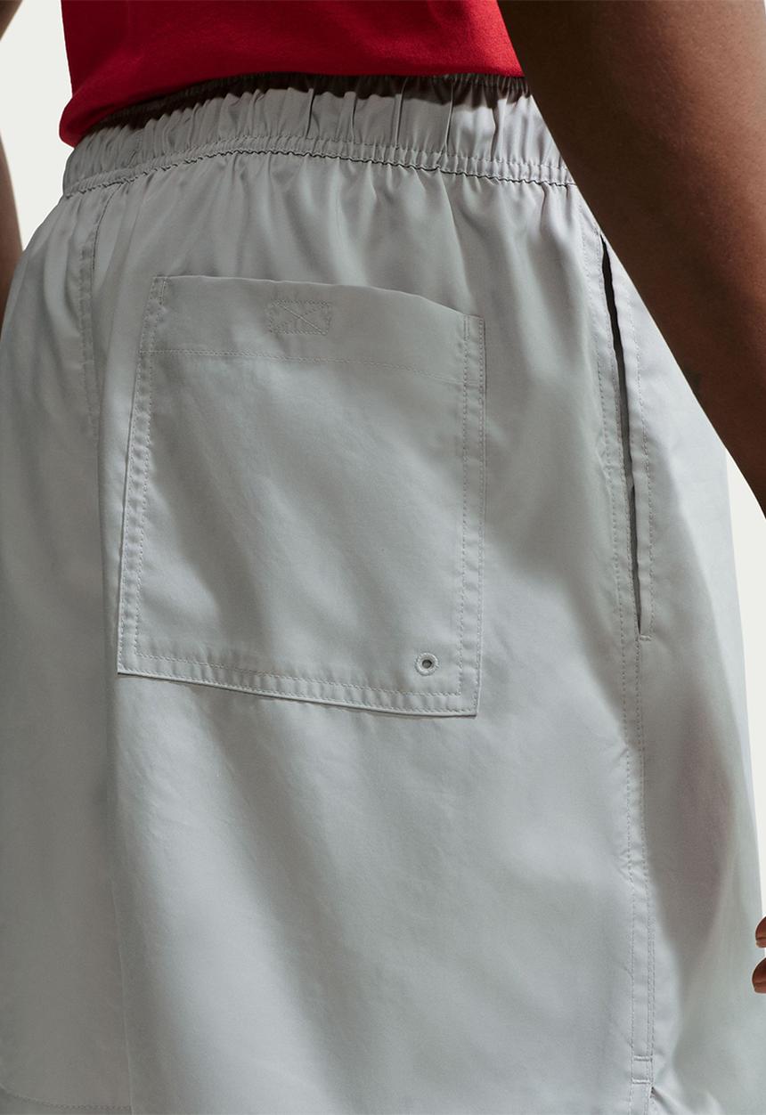 Nike - Club Woven Flow Shorts - Light Smoke Grey /University Red