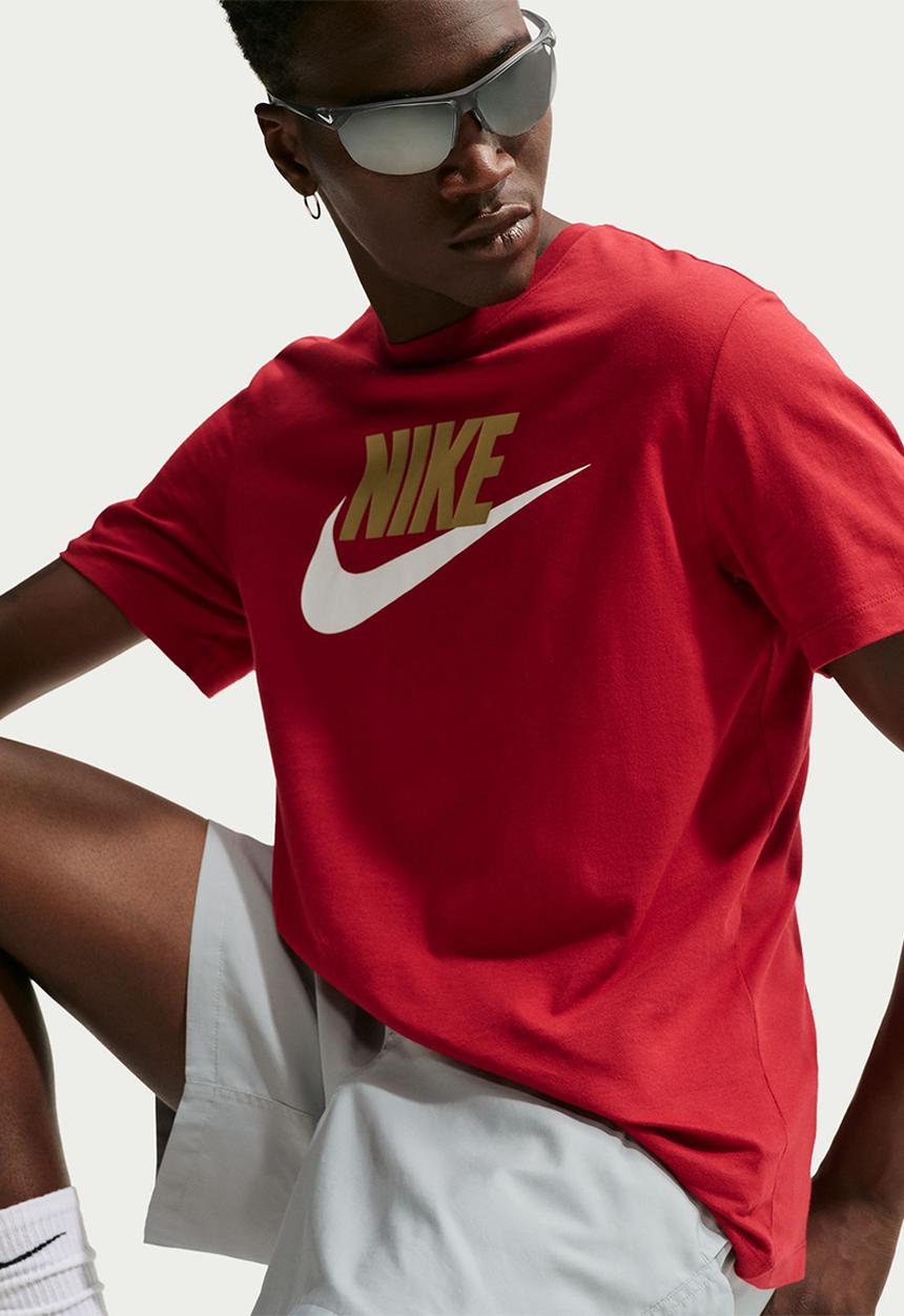 Nike - Club Woven Flow Shorts - Light Smoke Grey /University Red