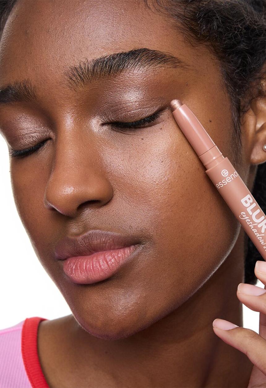 essence - BLUR NUDE eyeshadow stick - 07 Cinnamon Swirl