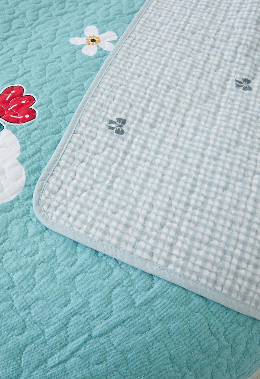 Pop Candy - Graphic print quilted coverlet - blue/multi