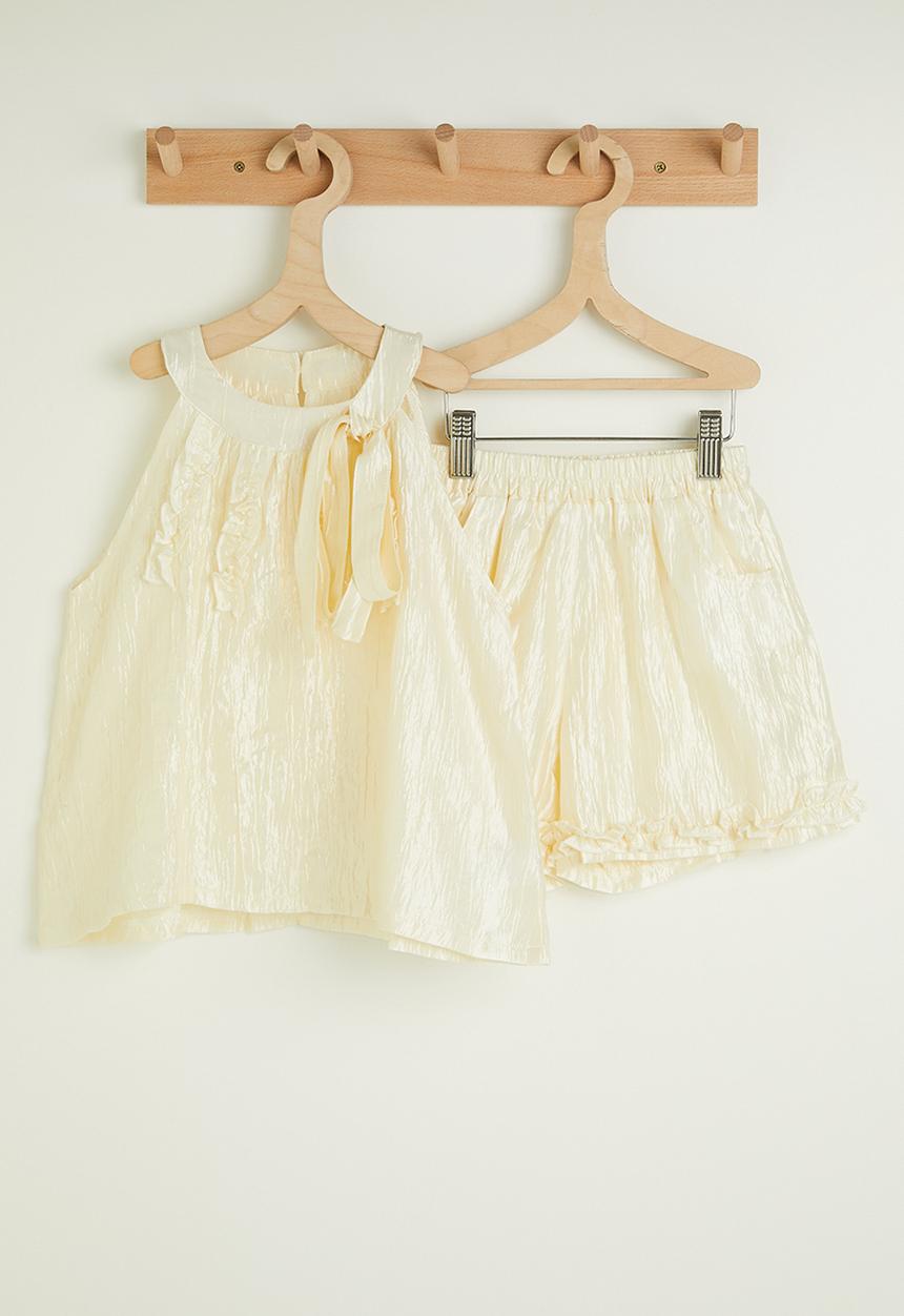 Pop Candy - Halterneck blouse & ruffle hem shorts - cream