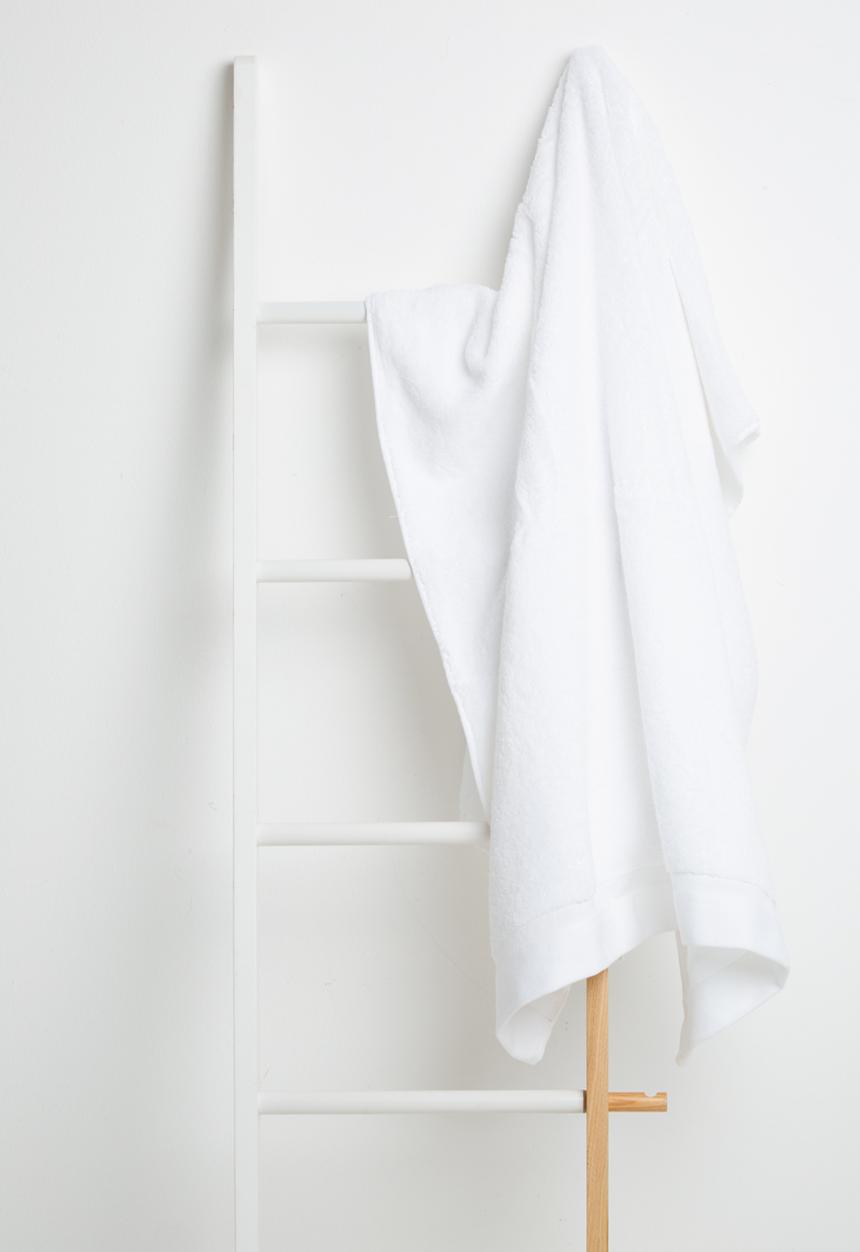 Sixth Floor - White bath sheet