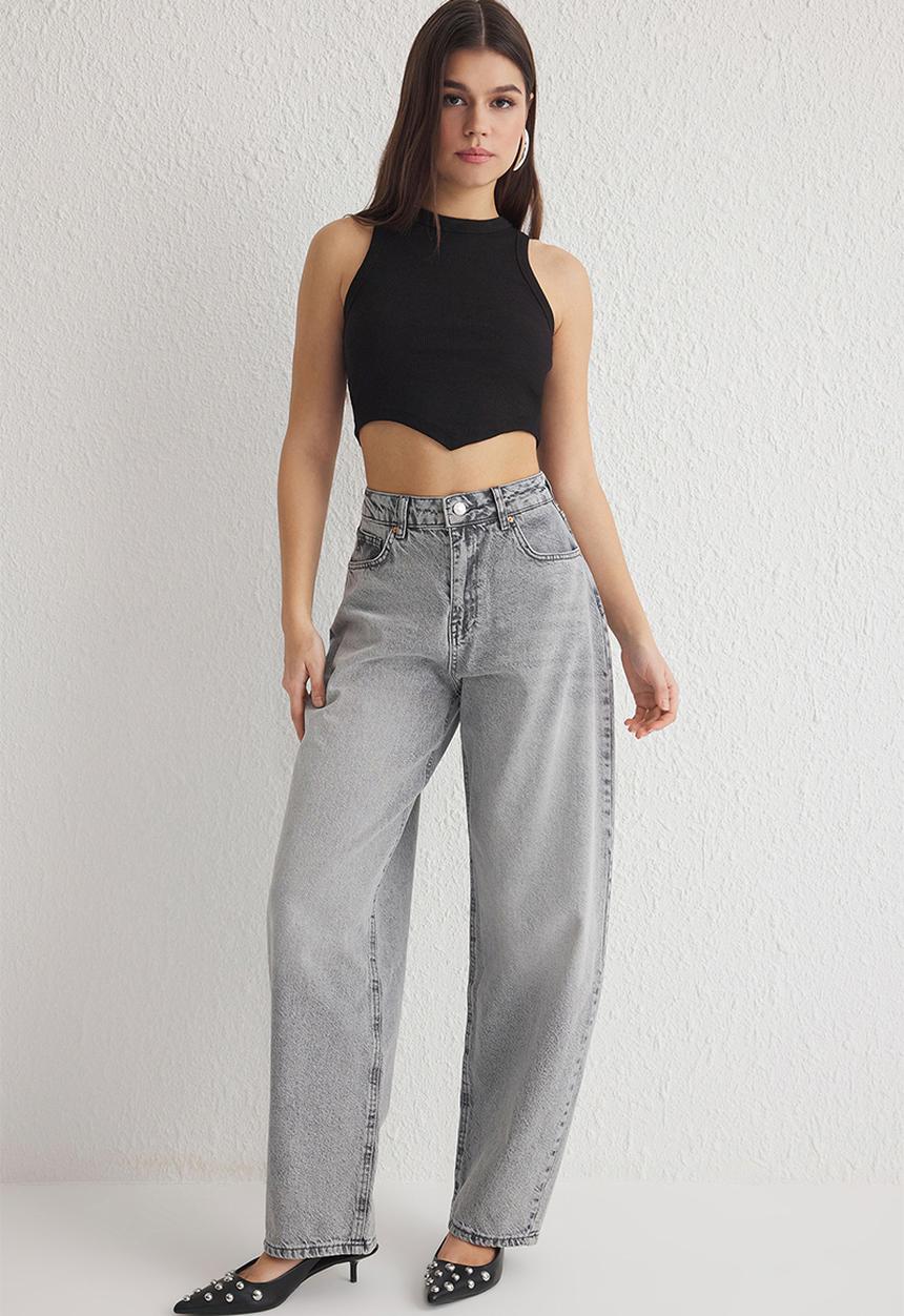 Trendyol - High-Waist Skater Jeans - Grey