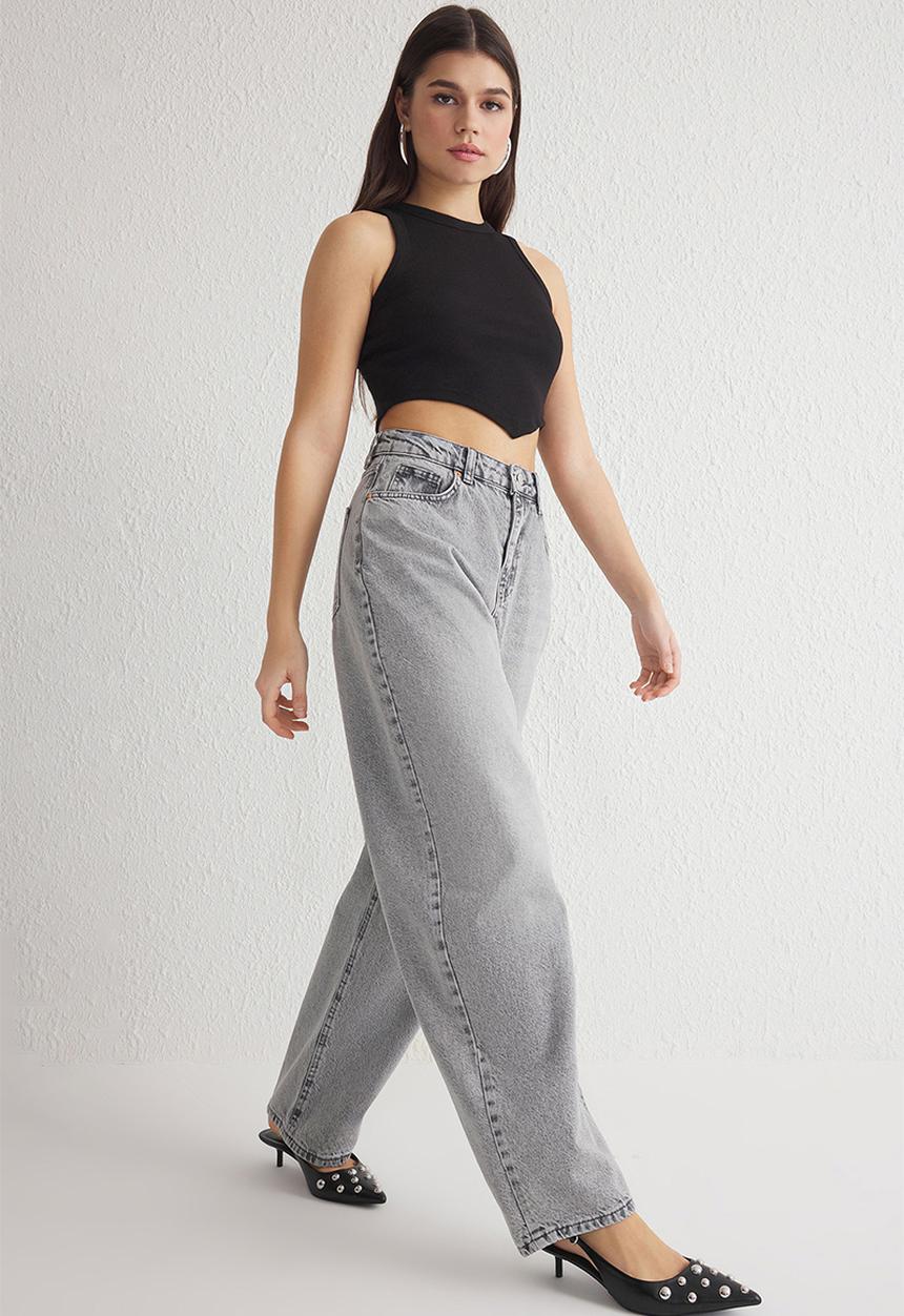 Trendyol - High-Waist Skater Jeans - Grey