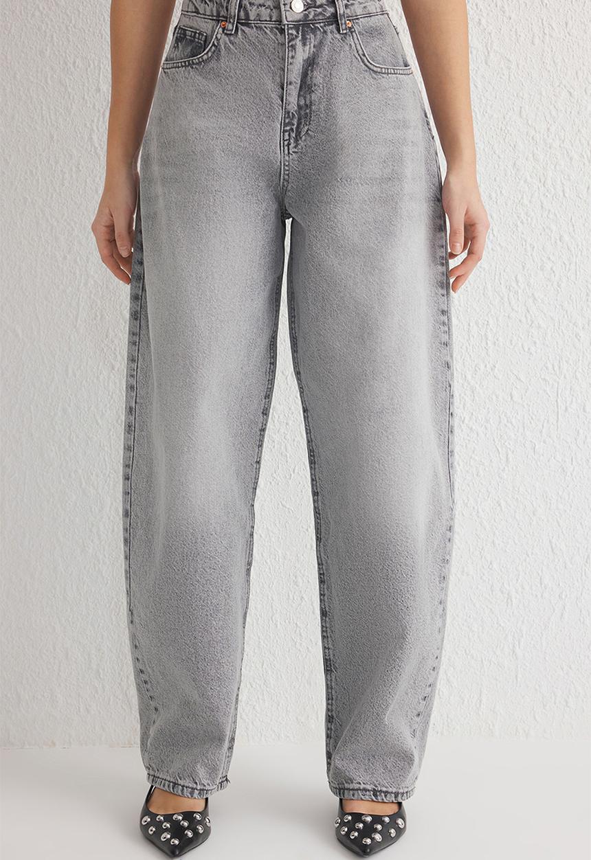 Trendyol - High-Waist Skater Jeans - Grey