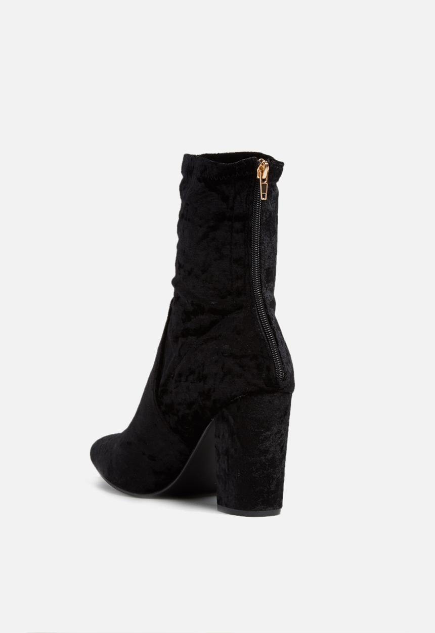dailyfriday - Leeds velvet boot
