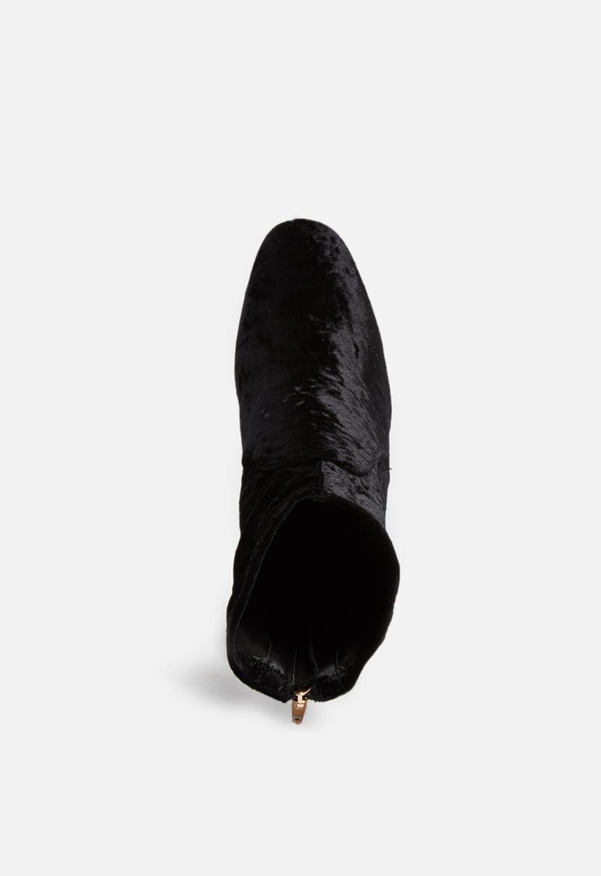 dailyfriday - Leeds velvet boot