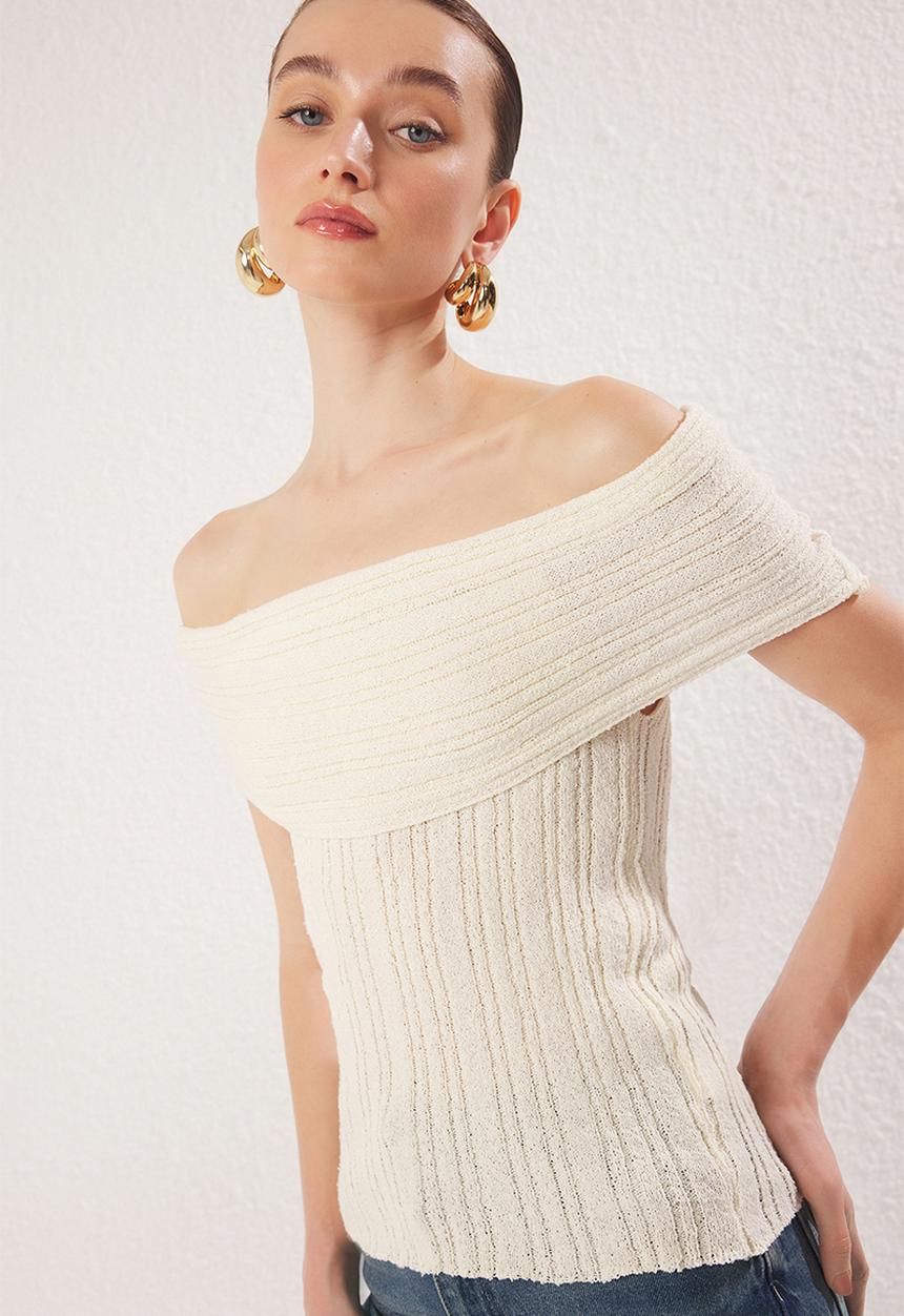 Trendyol - Carmen Collar Textured Slim Blouse - Bone