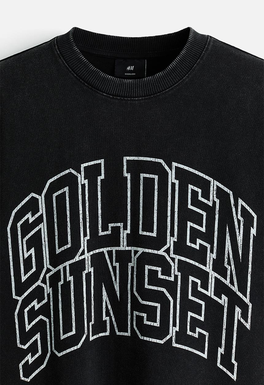 H&M - Oversized fit boxy-style t-shirt - black/golden sunset