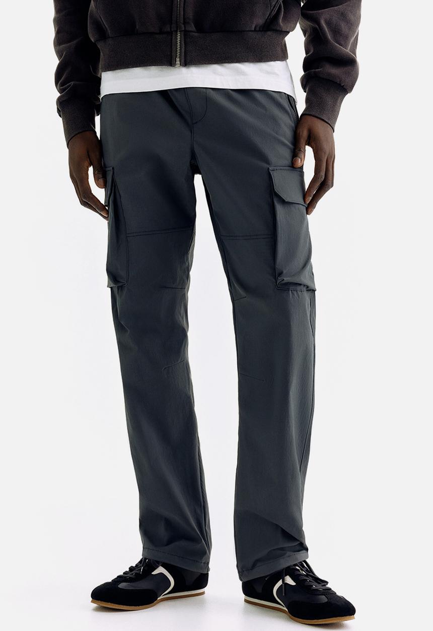 H&M - Regular fit nylon cargo trousers - dark grey