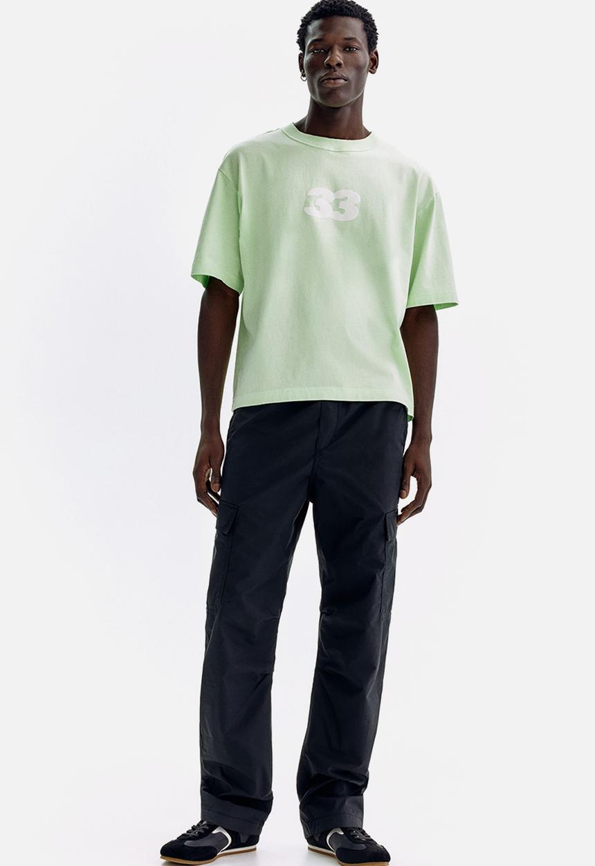 H&M - Regular fit cargo trousers - black